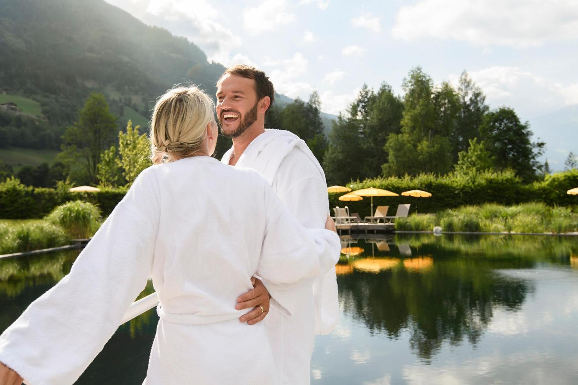 Aktiv- & Gesundheitsresort Das Gxund - Thermeneintritt Inklusive Бад Хофгаштайн Экстерьер фото