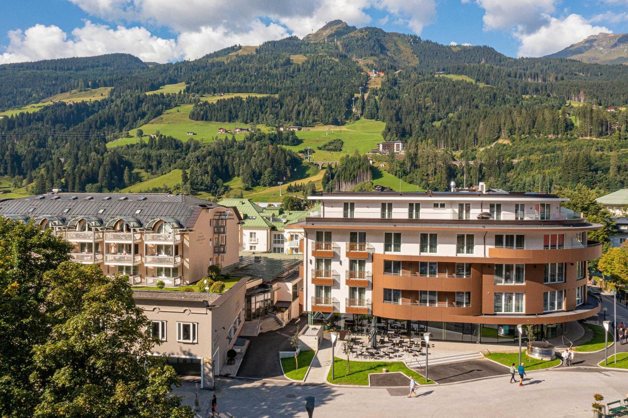 Aktiv- & Gesundheitsresort Das Gxund - Thermeneintritt Inklusive Бад Хофгаштайн Экстерьер фото